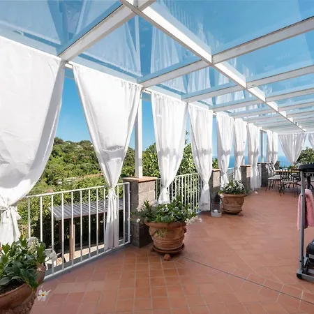 Anna - De Vivo Realty * Piano di Sorrento