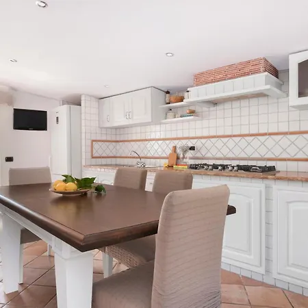 Anna - De Vivo Realty Piano di Sorrento