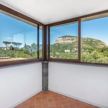 Anna - De Vivo Realty *